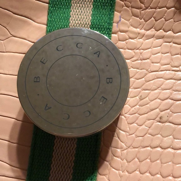 Becca Hydra- Mist Set Refresh Powder - Picture 2 of 3